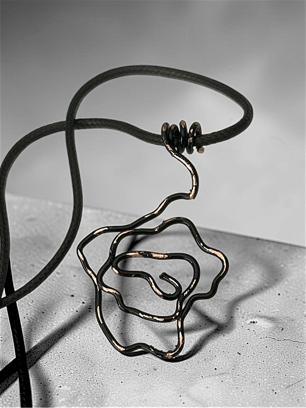 5 For $25💫Alternative Black Wire Swirl Pendant Necklace